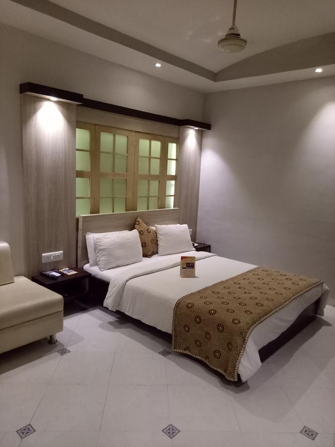 Prithvi Hotels Ахмедабад Экстерьер фото